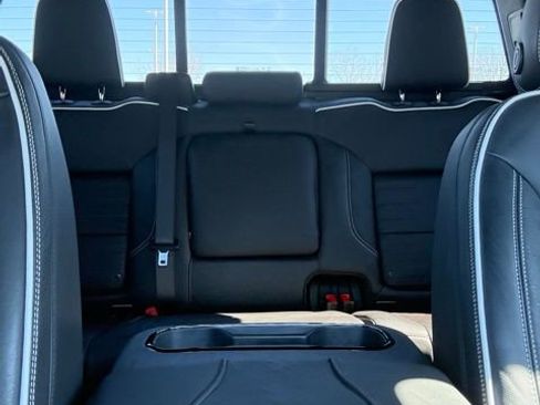 Used 2025 GMC Sierra 1500 AT4X image 39