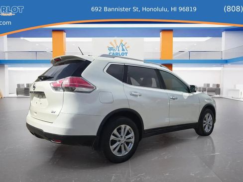 Used 2016 Nissan Rogue SV w/ SV Premium Package image 9