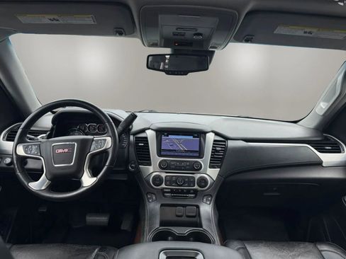 Used 2017 GMC Yukon XL SLT w/ Premium Edition AWD/4WD image 37