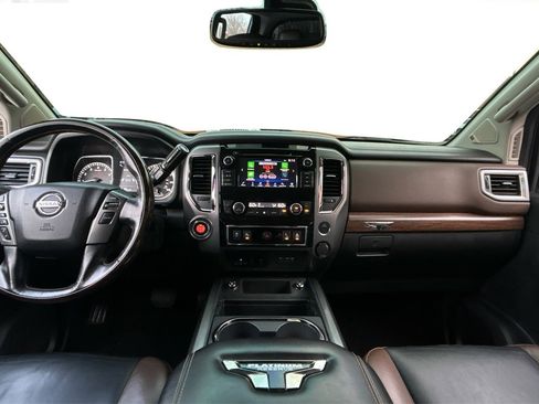 Used 2019 Nissan Titan Platinum Reserve image 21