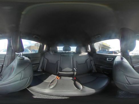 Used 2025 Jeep Compass Trailhawk AWD/4WD image 41