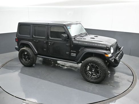 Used 2019 Jeep Wrangler Unlimited Sahara image 49
