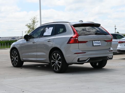 Used 2024 Volvo XC60 B5 Plus AWD/4WD image 7