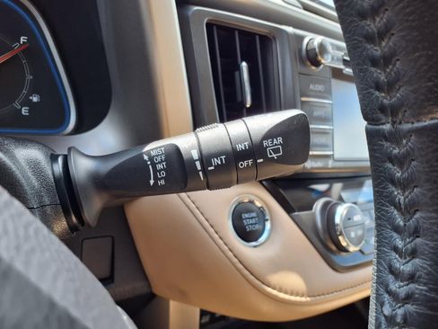 Used 2014 Toyota RAV4 Limited w/ Technology Package image 18