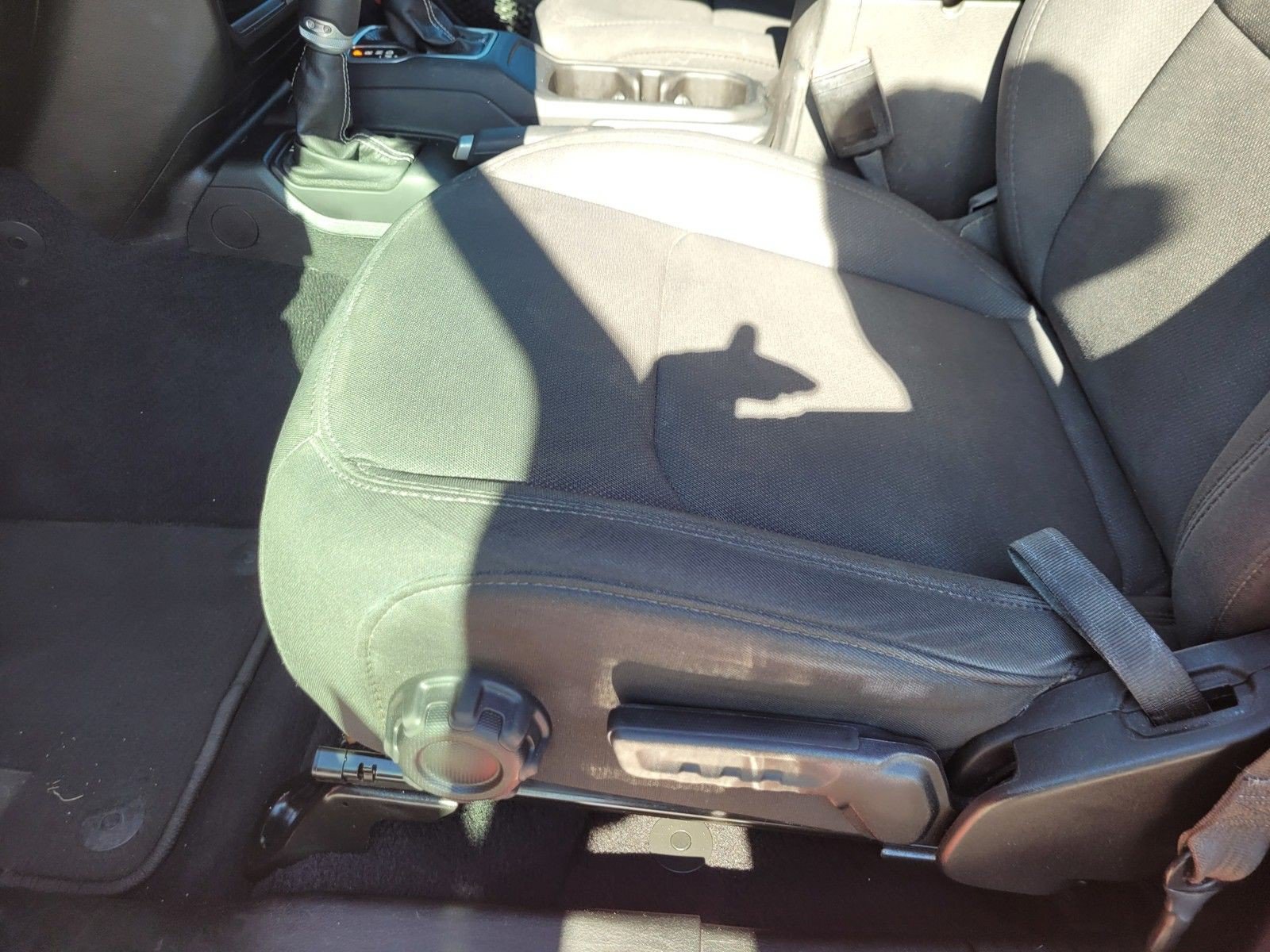 Used 2023 Jeep Wrangler Unlimited Sahara AWD/4WD image 18