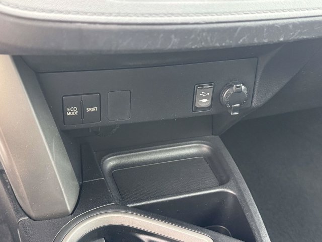 Used 2016 Toyota RAV4 LE AWD/4WD image 13