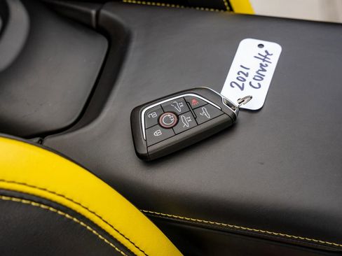 Used 2021 Chevrolet Corvette Stingray Premium Conv w/ Z51 Performance Package RWD image 44