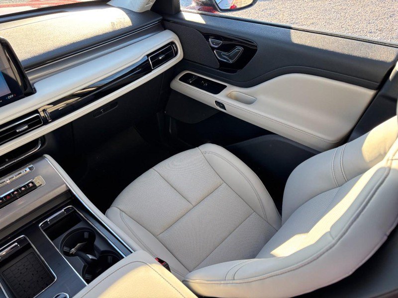 New 2027 Lincoln Aviator AWD image 15
