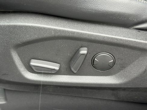 Used 2024 Ford Edge SEL w/ Convenience Package image 10