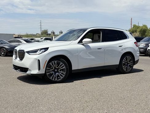 Used 2025 BMW X3 xDrive30i w/ Convenience Package AWD/4WD image 2