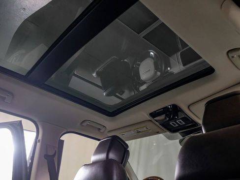 Used 2021 Land Rover Range Rover P525 Westminster Edition image 22