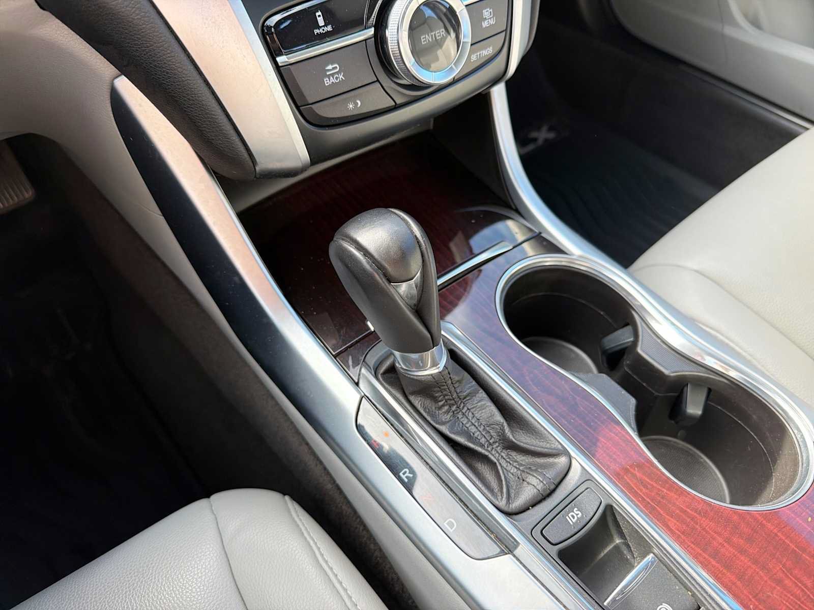 Used 2016 Acura TLX FWD image 32