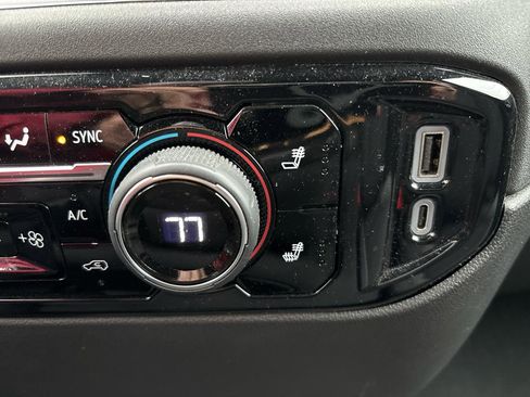 Used 2023 Chevrolet Silverado 1500 LT image 17