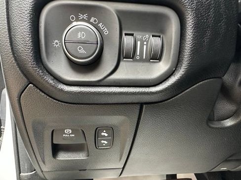 Used 2019 RAM 1500 Big Horn AWD/4WD image 18