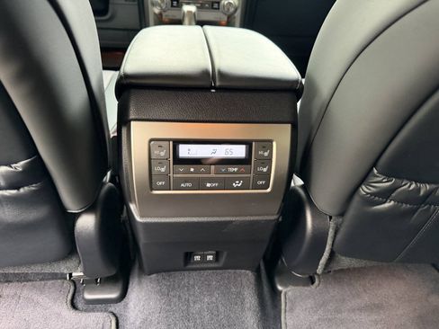 Used 2021 Lexus GX 460 Premium w/ Accessory Package AWD/4WD image 13