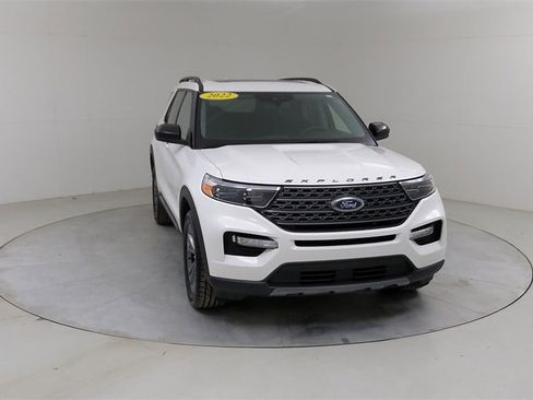 Certified 2022 Ford Explorer XLT w/ Equipment Group 202A image 11