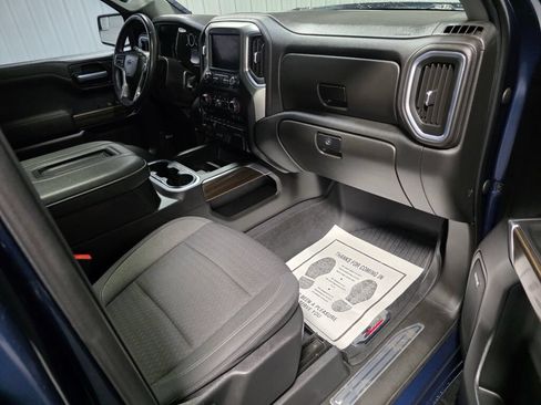 Used 2021 Chevrolet Silverado 1500 LT Trail Boss w/ Convenience Package II AWD/4WD image 9