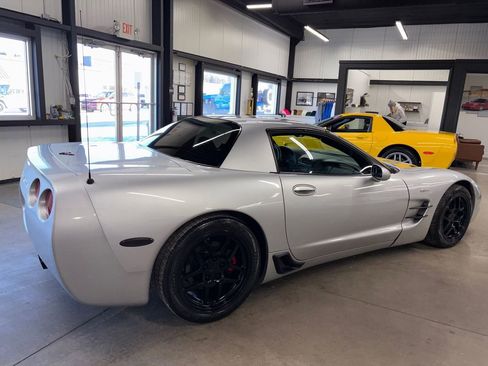 Used 2002 Chevrolet Corvette Z06 w/ Memory Pkg image 15