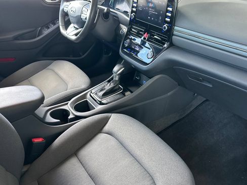 Used 2022 Hyundai Ioniq SE FWD image 13