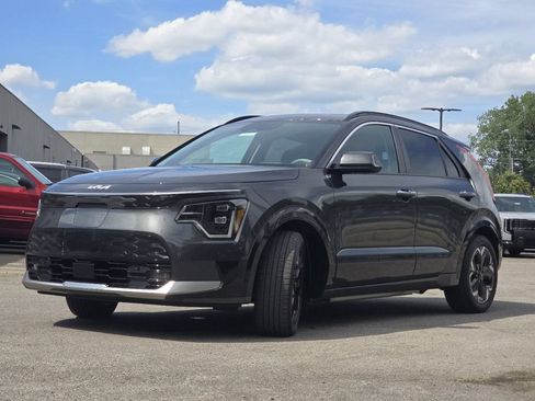 Used 2023 Kia Niro Wave w/ Wave Preserve Package FWD image 13