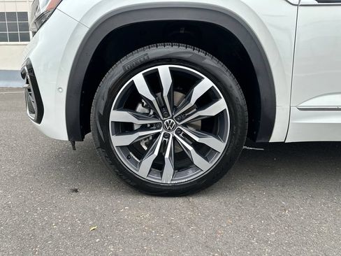 Used 2022 Volkswagen Atlas Cross Sport SEL Premium R-Line AWD/4WD image 11