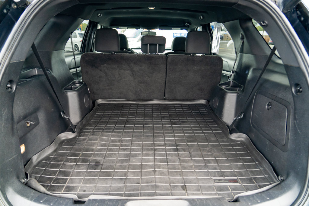 Used 2017 Ford Explorer XLT w/ Equipment Group 201A FWD image 16
