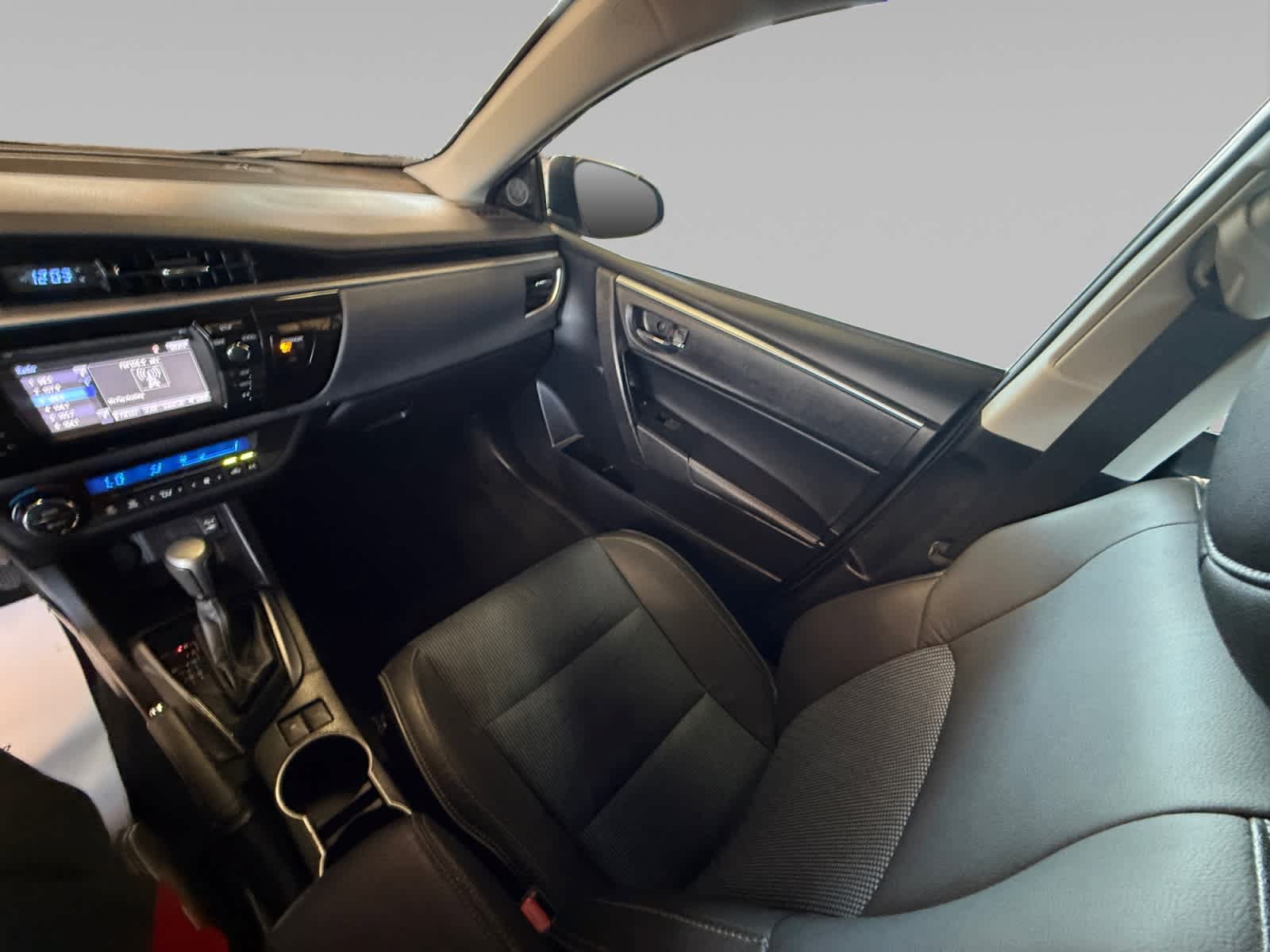 Used 2014 Toyota Corolla S FWD image 21