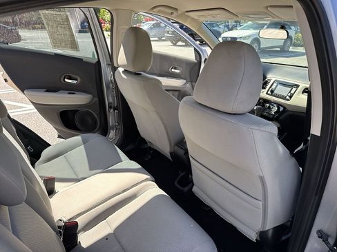 Used 2019 Honda HR-V LX image 33