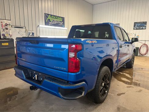 Used 2023 Chevrolet Silverado 1500 Custom AWD/4WD image 6