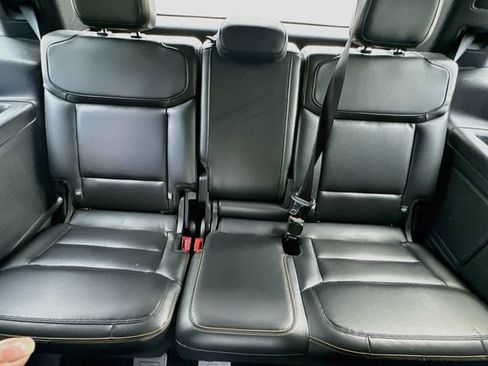 Used 2025 Ford Expedition Tremor AWD/4WD image 31