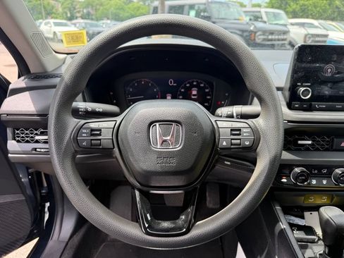 Used 2023 Honda Accord EX image 12