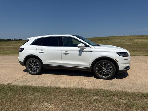 Used 2021 Lincoln Nautilus Reserve w/ Equipment Group 201A FWD image 17