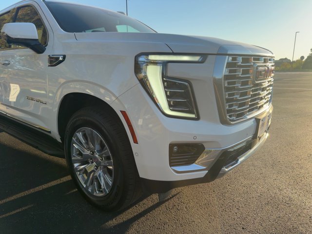 Used 2025 GMC Yukon XL Denali AWD/4WD image 30