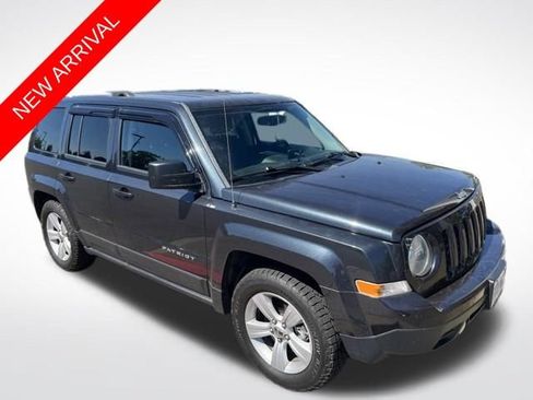 Used 2015 Jeep Patriot Latitude FWD image 1