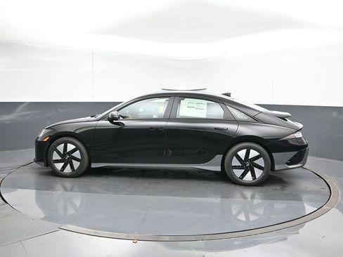 New 2025 Hyundai Ioniq 6 SE image 3