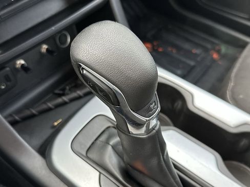 Used 2022 Chevrolet Colorado LT w/ Fleet Safety Package image 17