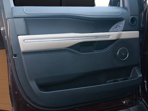 Used 2024 Ford Expedition Max Limited image 21