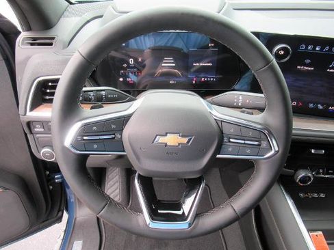 New 2025 Chevrolet Suburban High Country image 17