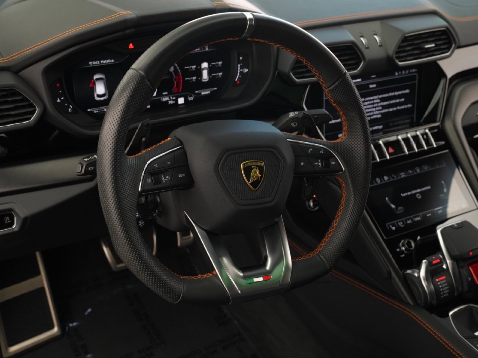 Used 2024 Lamborghini Urus S AWD/4WD image 14