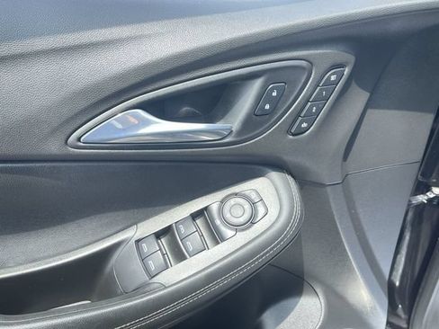 Used 2021 Buick Encore GX Essence w/ Experience Buick Package AWD/4WD image 23