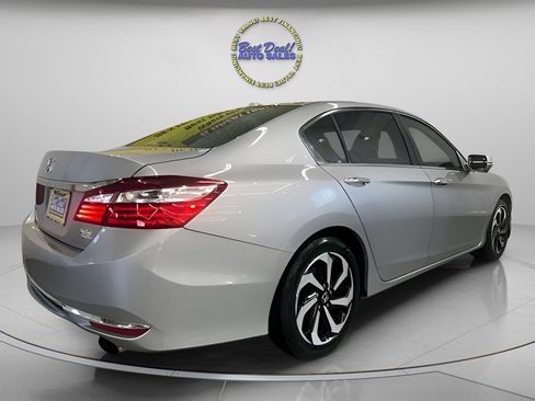 Used 2017 Honda Accord EX-L image 5