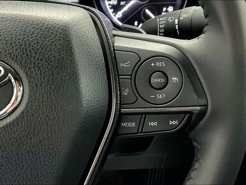 Used 2024 Toyota Camry SE image 22