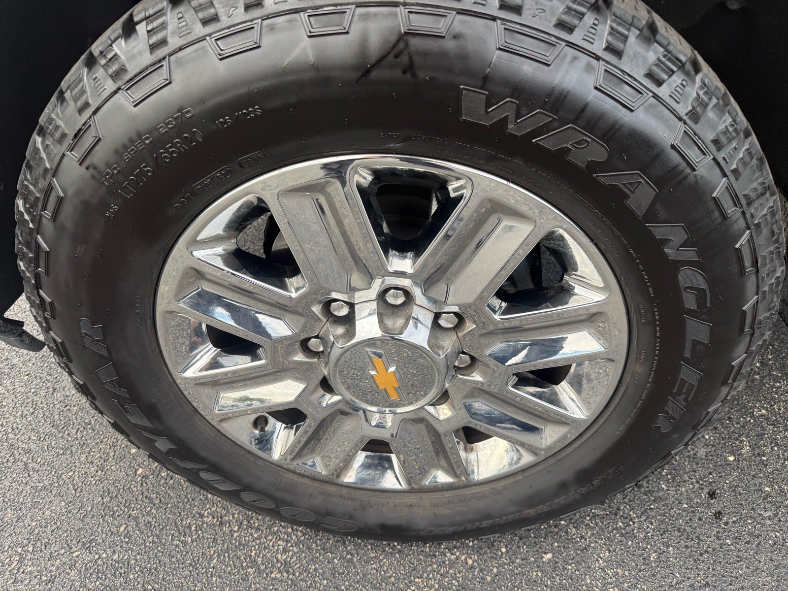 Used 2026 Chevrolet Silverado 3500 High Country w/ High Country Premium Package AWD/4WD image 11