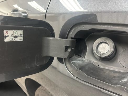 Used 2022 Chevrolet Equinox LS w/ LS Convenience Package FWD image 27