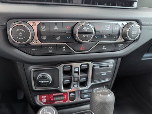 New 2026 Jeep Gladiator Mojave AWD/4WD image 29