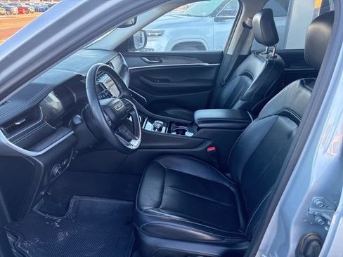 Used 2021 Jeep Grand Cherokee L Limited AWD/4WD image 14