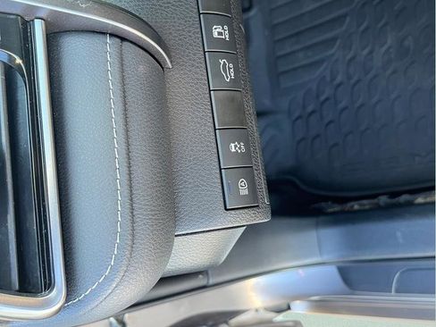 Used 2023 Toyota Camry SE image 26