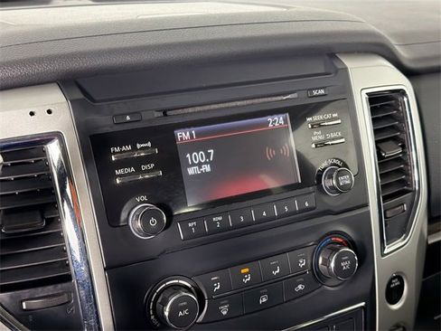 Used 2018 Nissan Titan SV image 14