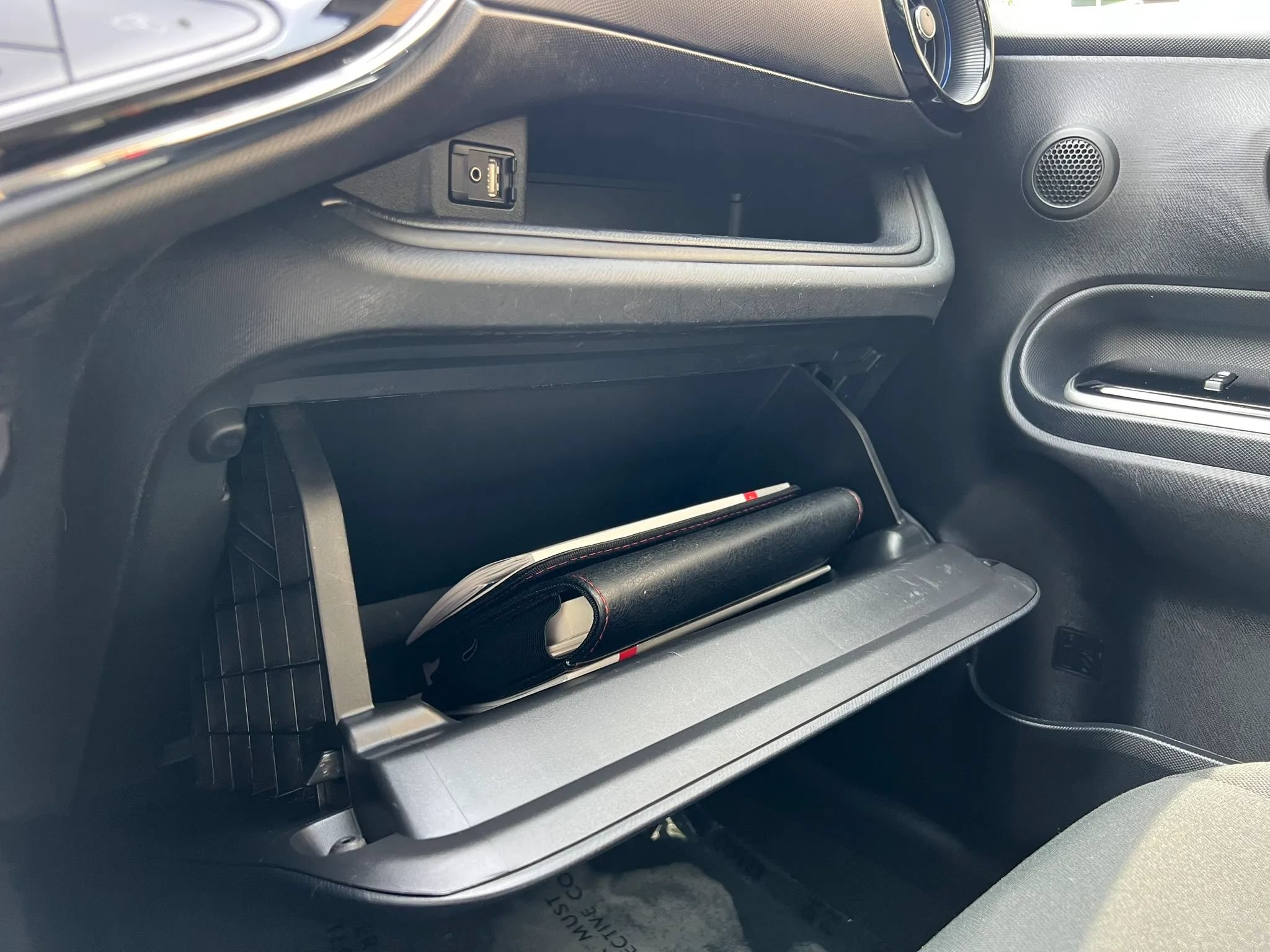 Used 2018 Toyota Prius C Two FWD image 31