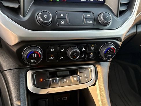 Used 2023 GMC Acadia SLE w/ Driver Convenience Package image 28